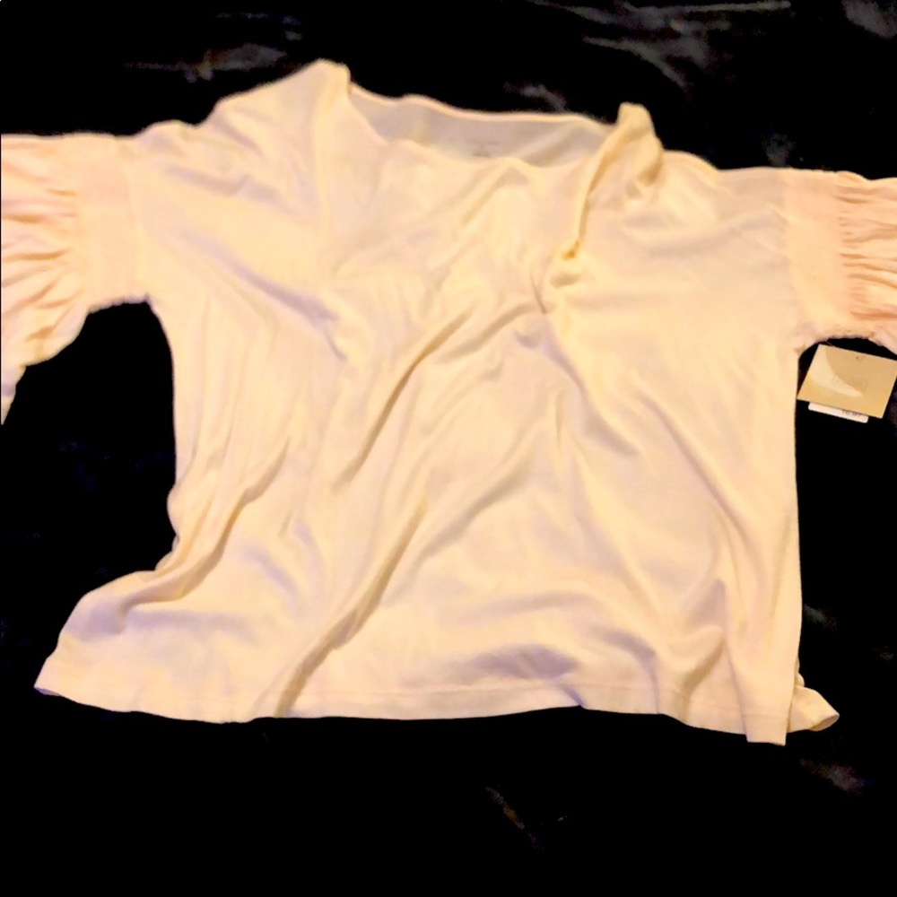 NWT Light pink ruffle sleeves blouse. XL